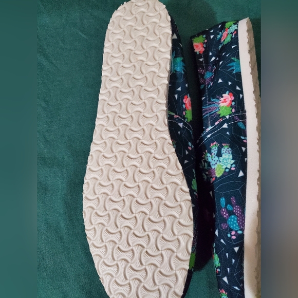 Groove Bags cactus plant shoes sz 9 10 W NEW Tom's style - Picture 12 of 16